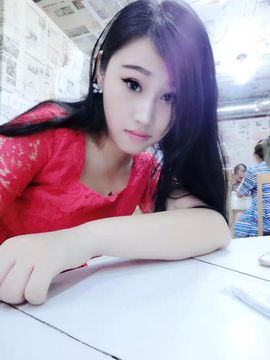 Lucky彤主播照片
