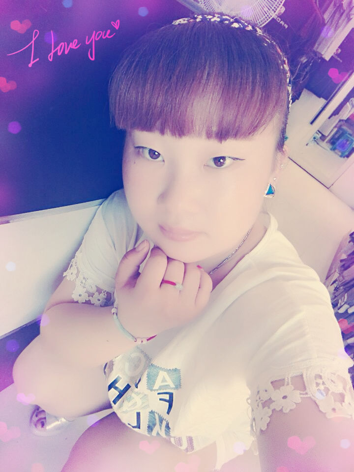 我们太年轻了，谈不起主播照片