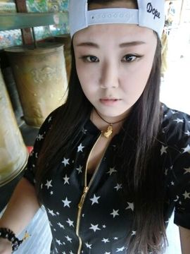 佳琦佳期主播照片