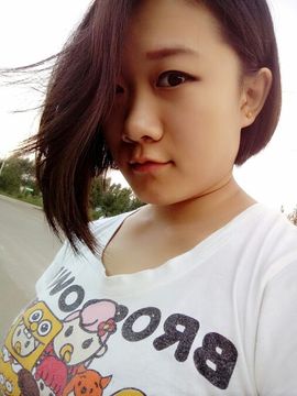 伊杨情感档主播照片