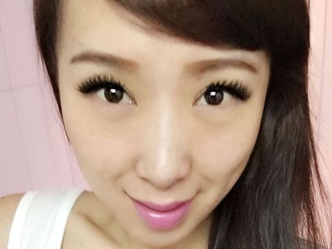 酒吧歌手IU海报