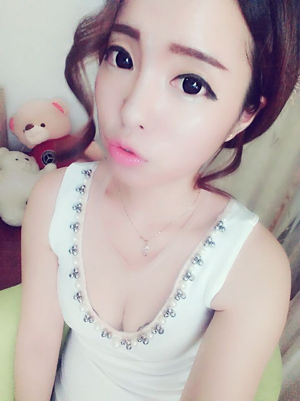 乄小恩熙，安静唱歌的主播海报