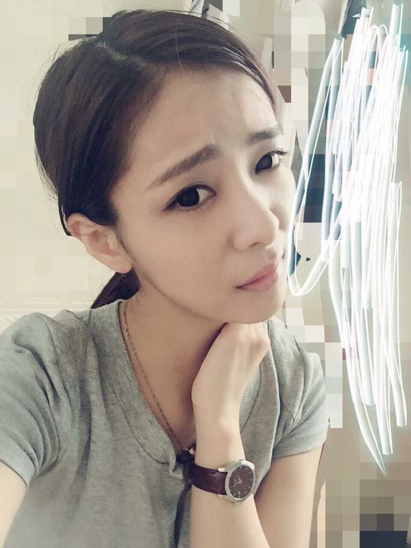 【白小白】的主播海报