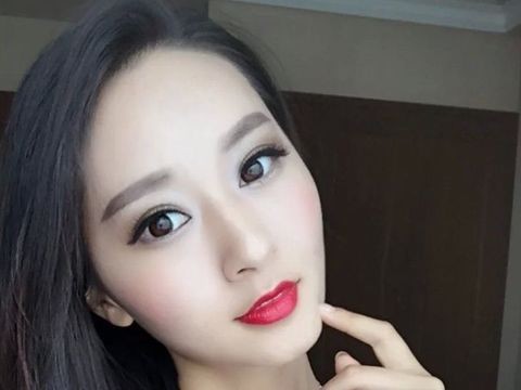 芭比迪小宝海报