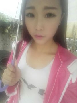 嘻哈璐璐主播照片