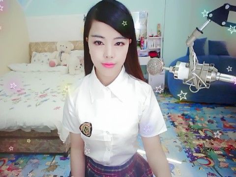 紫。烟。轻。绕。的主播照片