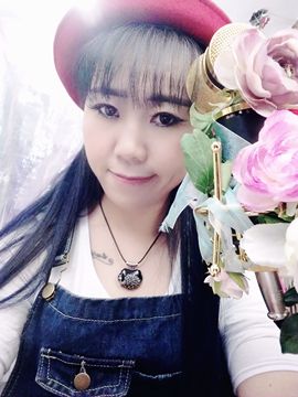 怜梦馨儿主播照片
