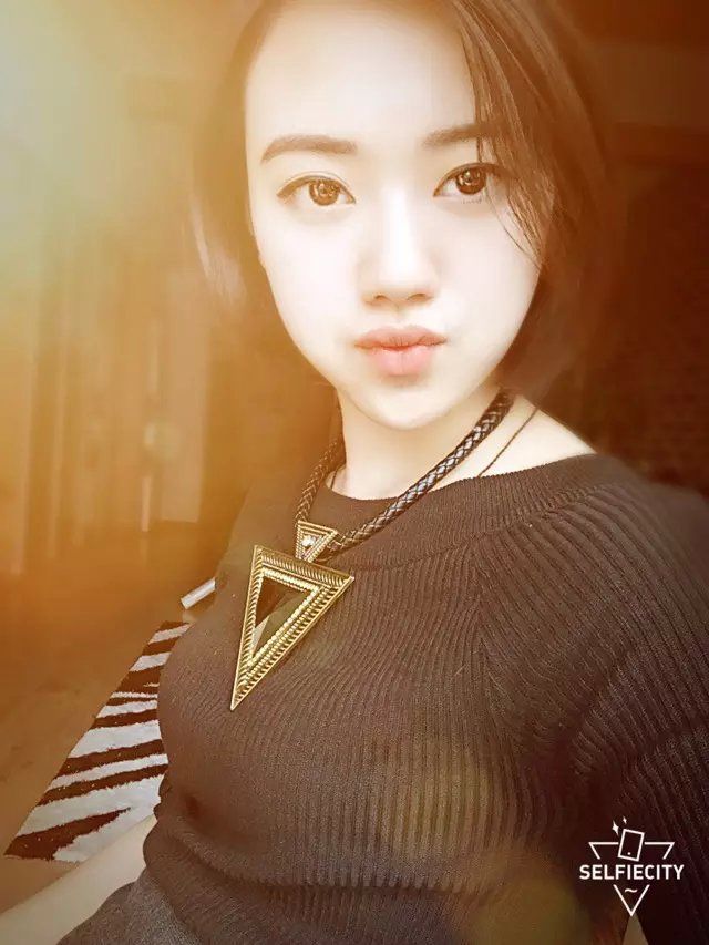毕夏。爱你的主播照片
