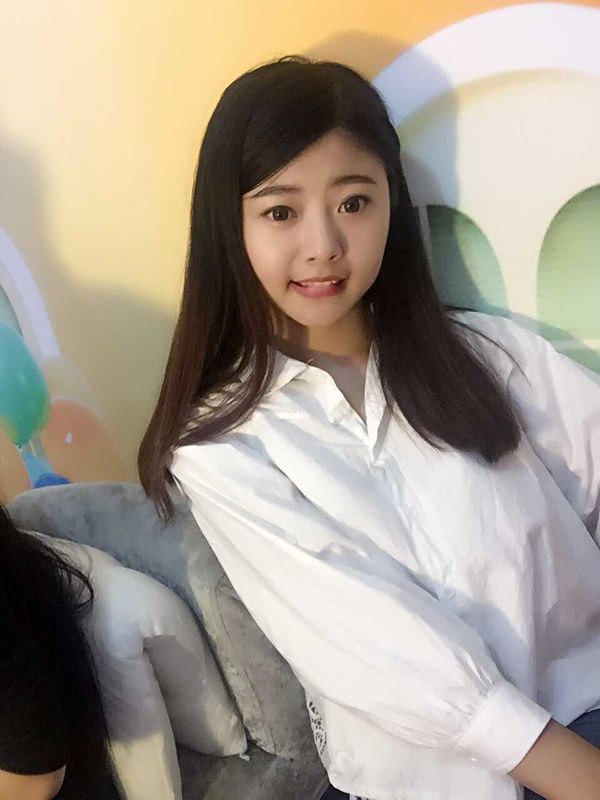 小雅再见的主播海报