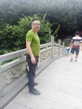 wm东升主播照片