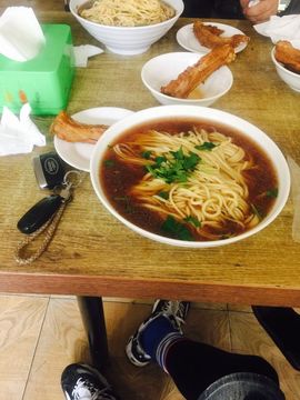 三直呢？主播照片