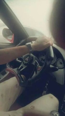 李陆宇主播照片