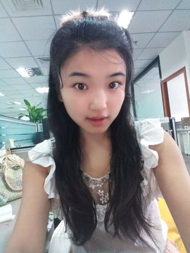 素颜甜儿主播照片