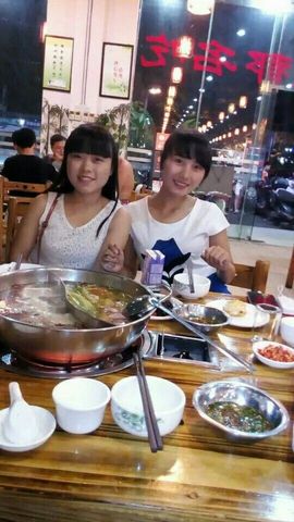 李陆宇主播照片