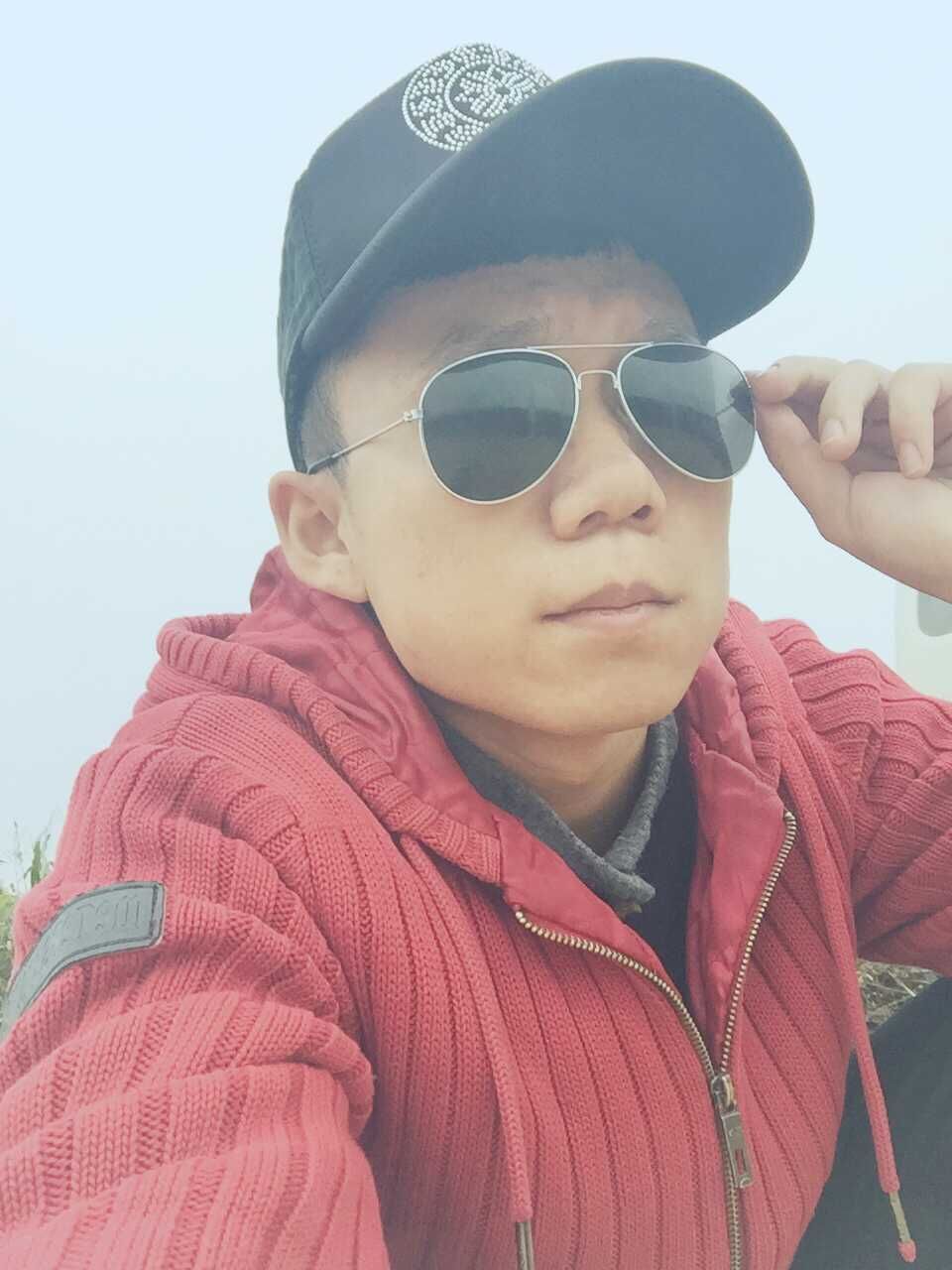 颜来疯的主播照片