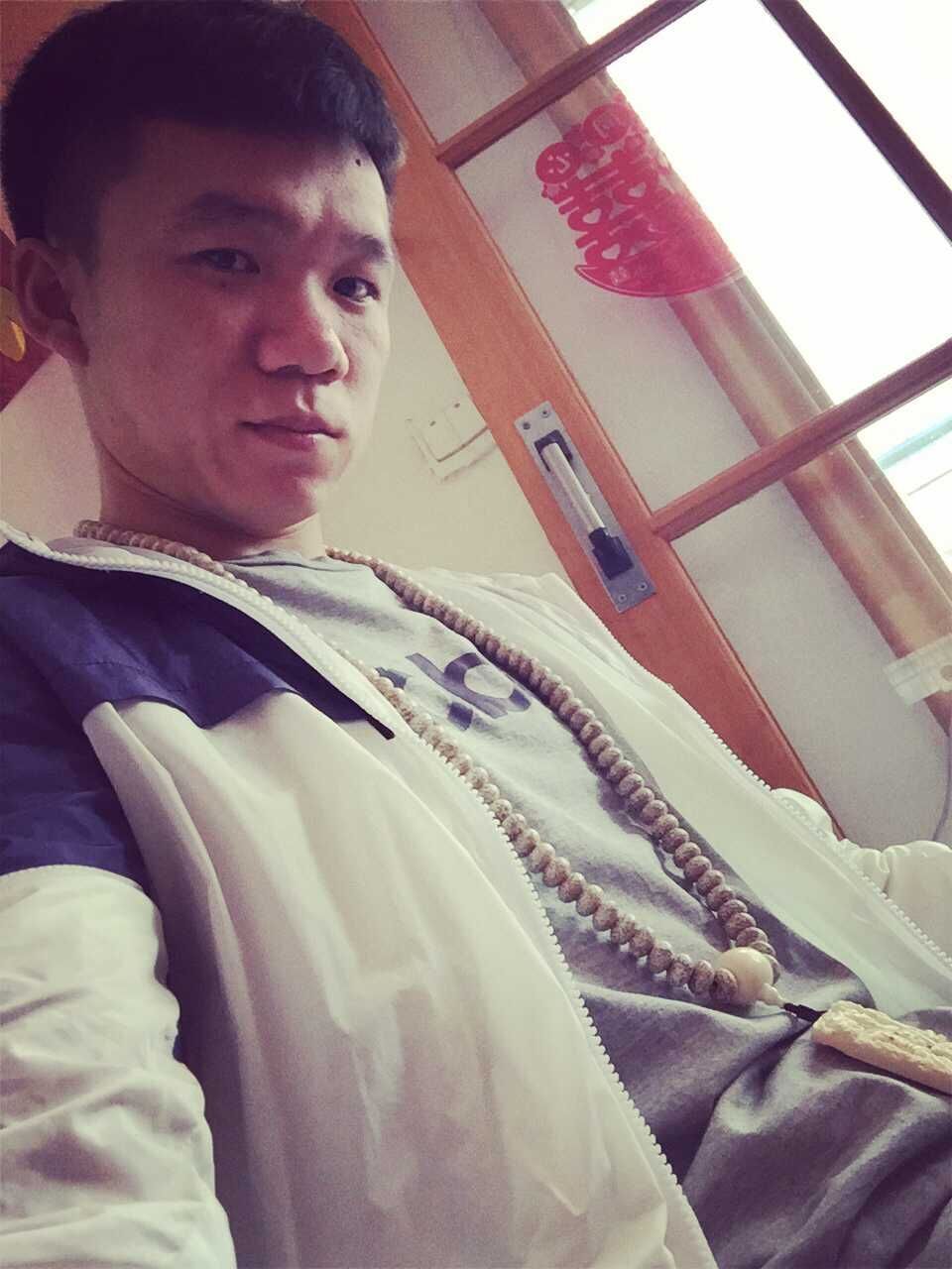 颜来疯的主播照片