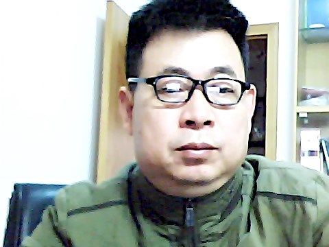 a雄哥主播照片