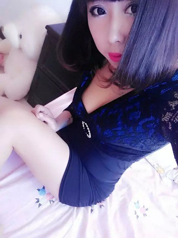 唯唯莫小熙的主播海报