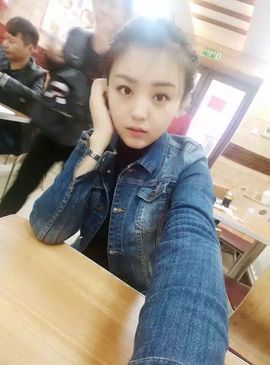 九小九，主播照片