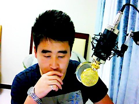 ---鼠标的主播照片