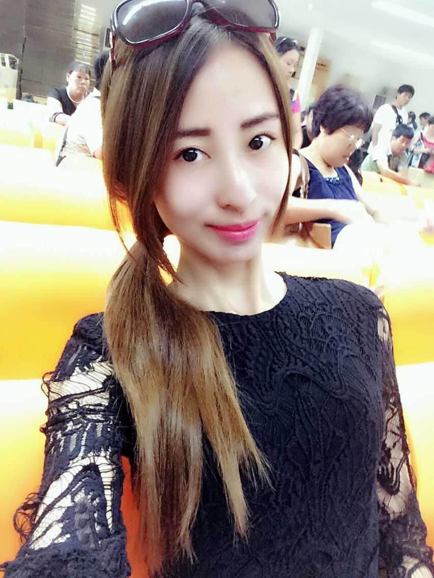车模~慕斯求疼爱的主播照片