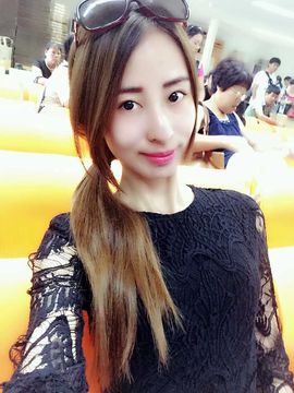 车模~慕斯求疼爱主播照片