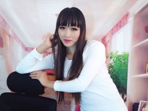 ~丑小丫~海报