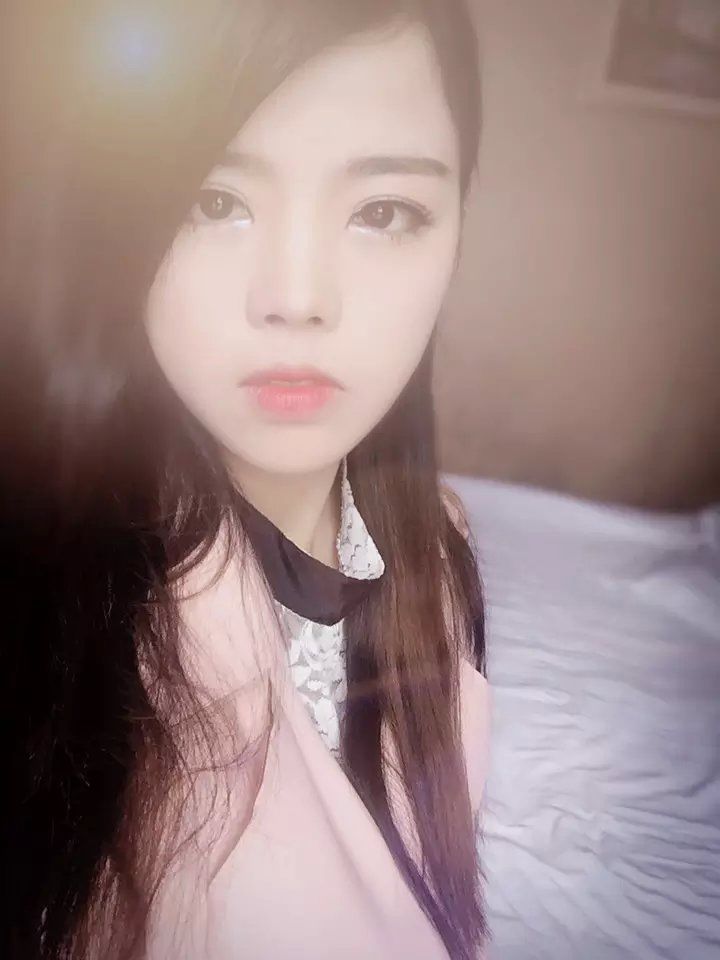 紫。烟。轻。绕。的主播照片