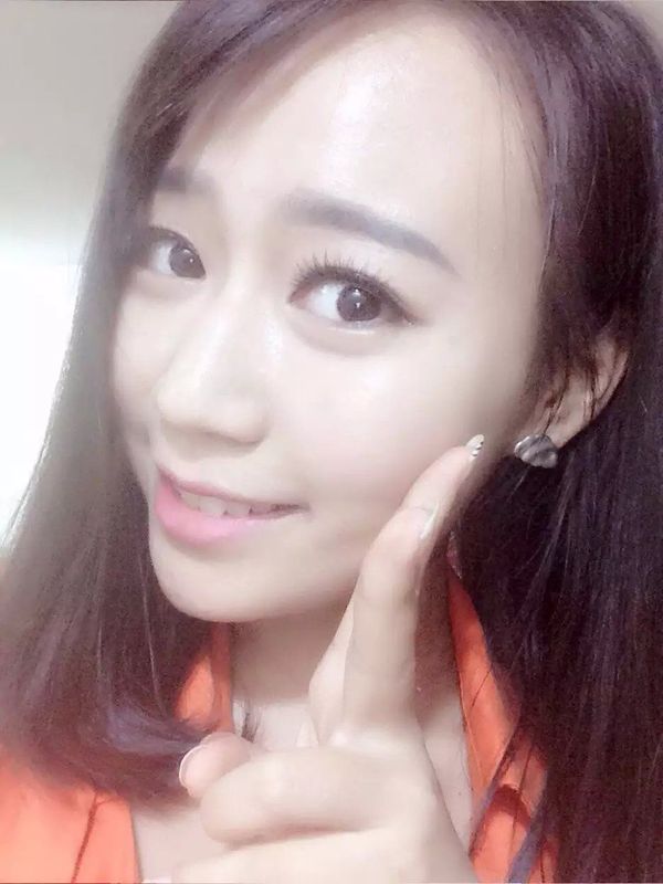 喜宝7的主播海报