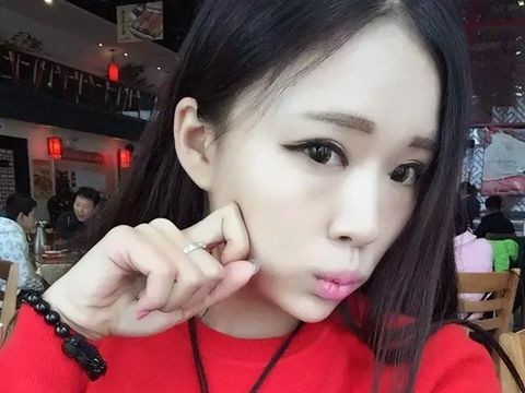 heard，小妖妹海报
