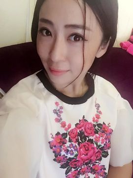 小美金桐主播照片