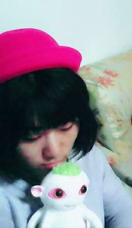 糖果甜腻腻主播照片