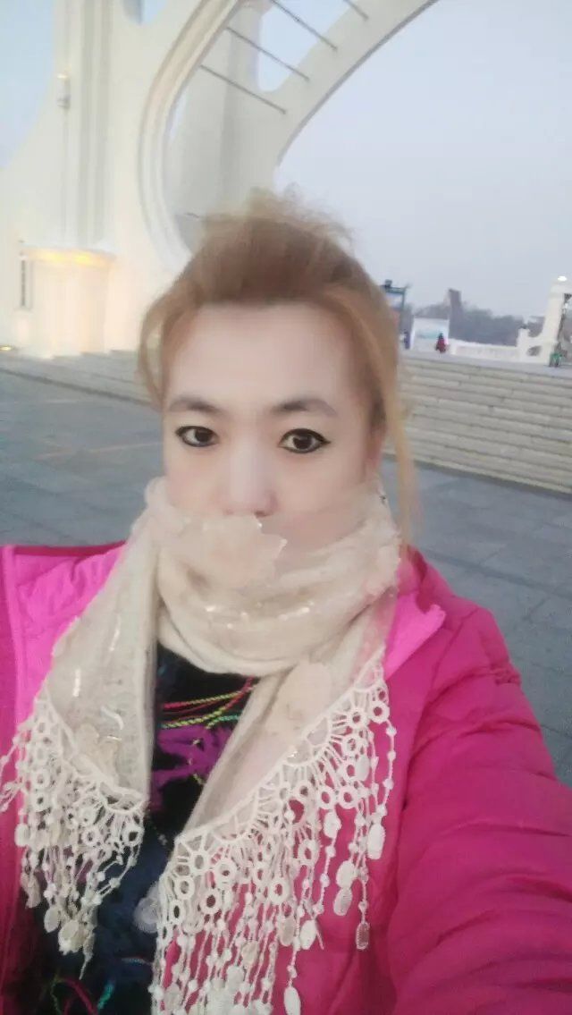 ~玫瑰等伊人~的主播照片