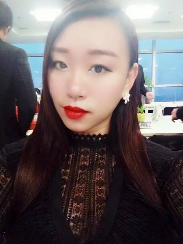 小曉巖的主播照片