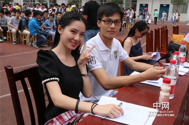 上海溧阳路的主播照片