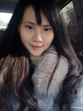 露娜有你很开心主播照片