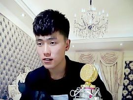 黑白灬七彩主播照片