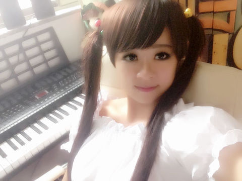 嗲嗲^_^色果海报