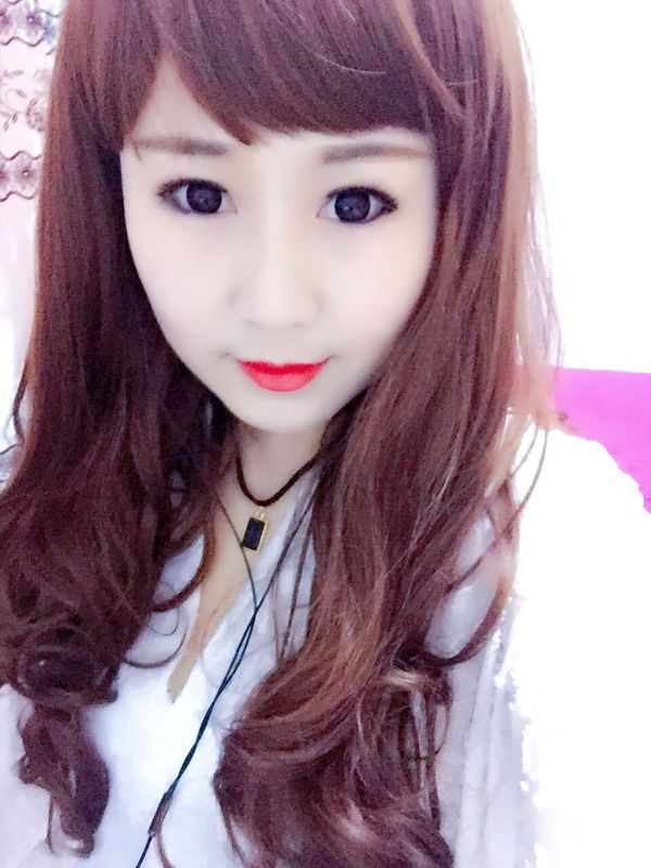 女神⋚⊰经~兮兮的主播海报