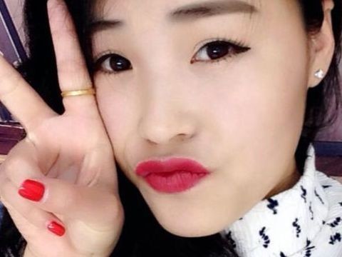 小白白ii海报
