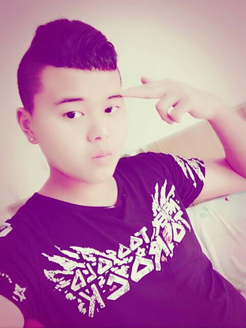 精神小伙ie8的主播照片