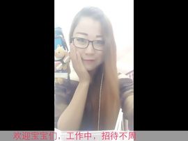 鬼鬼小吊带主播照片