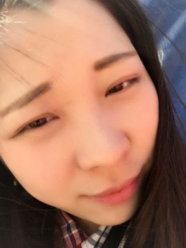 咚咚小猪头主播照片