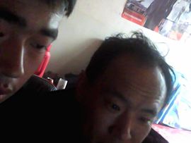 想入非菲主播照片