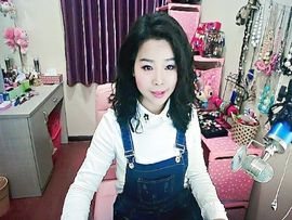 小女人(~▽~)雯雯主播照片