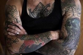 人山人海，俺尿急！主播照片