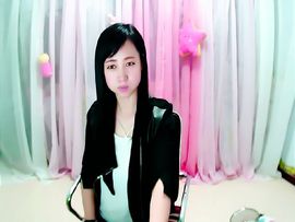 依雯b主播照片