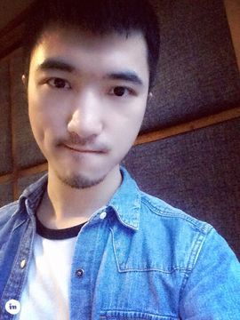 爱玩的小孩啊主播照片