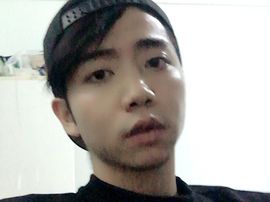 扯着嗓子唱着歌主播照片