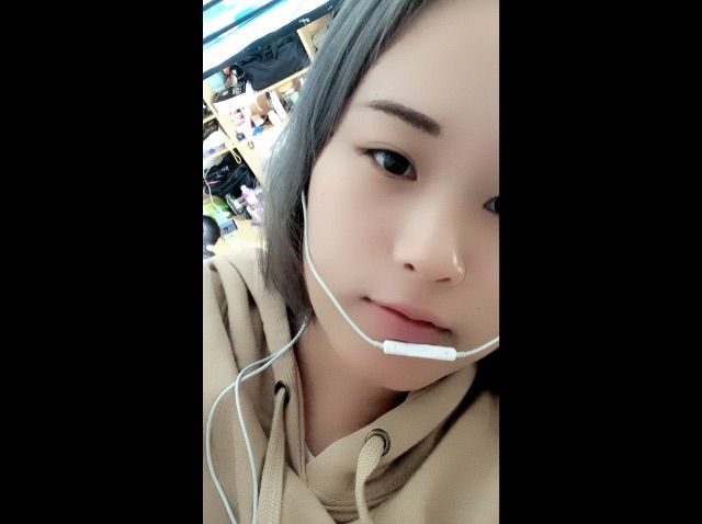 Autourdemo的主播照片